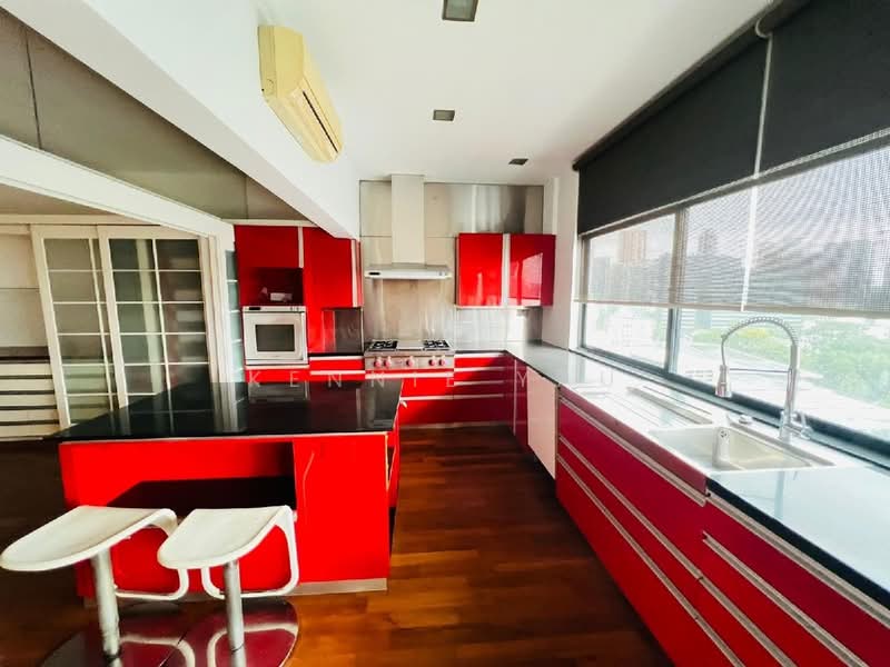 Townhouse Apartments Condominium For Sale at S$ 3,200,000 | PropertyGuru Singapore