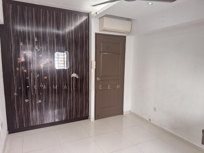 For Rent - 19 Cantonment Close