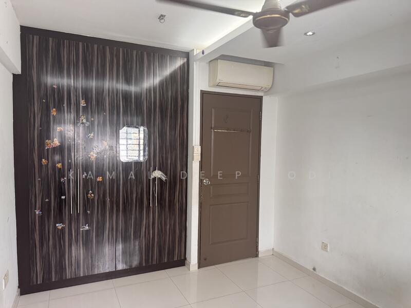 For Rent - 19 Cantonment Close