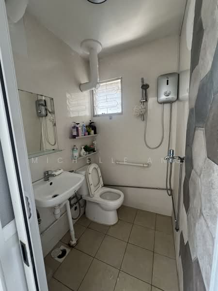 163 Ang Mo Kio Avenue 4, 163 Ang Mo Kio Avenue 4, 3,234 sqft, Shop / Shophouse For Sale, by Michelle Ang, 60211999 - Bathroom - CommercialGuru.com.sg