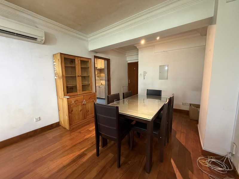 Surrey Court, 12 Surrey Court, 4 Bedrooms, 1,600 sqft, Condominium For Rent, by Xavier Ng, 60212012 - Dining Room - PropertyGuru.com.sg