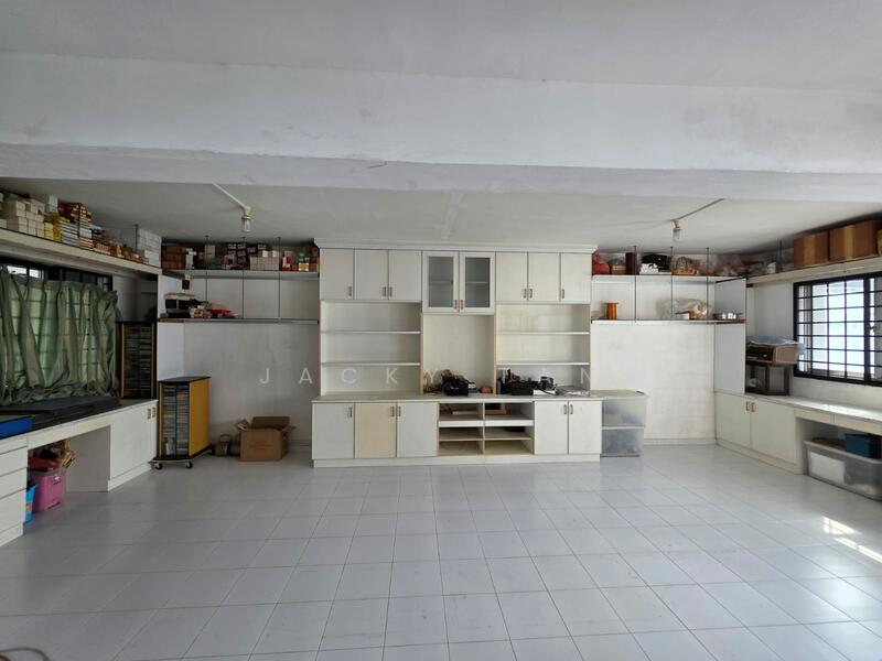 551 Pasir Ris Street 51 HDB Flat For Sale at S$ 788,000 | PropertyGuru Singapore - Living Room