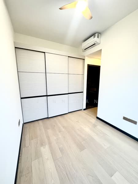 Perfect Ten, 321 Bukit Timah Road, 2 Bedrooms, 786 sqft, Condominium For Rent, by Zenn Tan, 60212147 - Master bedroom - PropertyGuru.com.sg