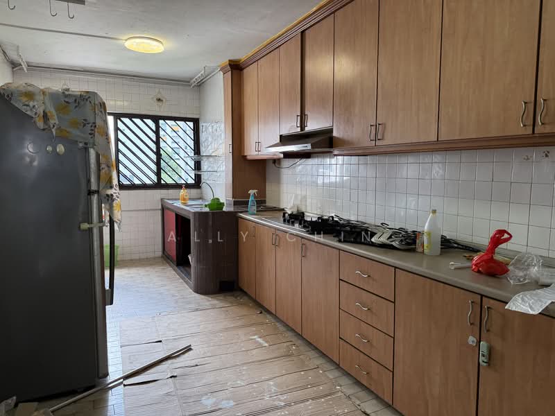 211 Bukit Batok Street 21, 211 Bukit Batok Street 21, 3 Bedrooms, 1,119 sqft, HDB Flat For Sale, by Ally Chin, 60212149 - Kitchen - PropertyGuru.com.sg