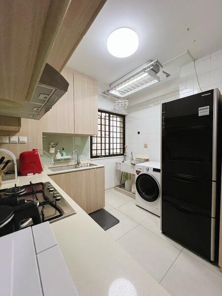 Yard with wash basin 