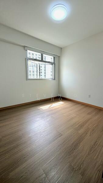 409D Northshore Drive HDB Flat For Sale at S$ 700,000 | PropertyGuru Singapore - Interior