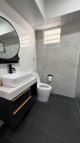 409D Northshore Drive HDB Flat For Sale at S$ 700,000 | PropertyGuru Singapore - Bathroom