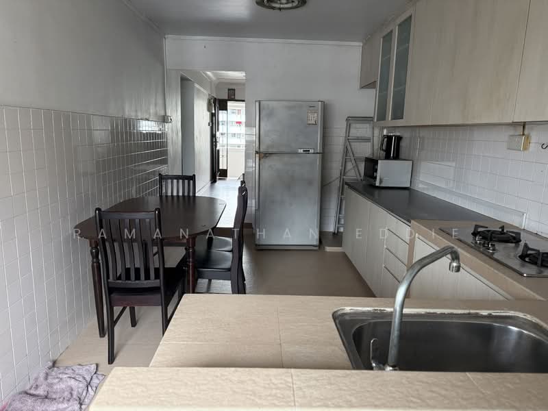 426 Bedok North Road, 426 Bedok North Road, 2 Bedrooms, 721 sqft, HDB Flat For Sale, by Ramanathan Eddie, 60212721 - Kitchen - PropertyGuru.com.sg