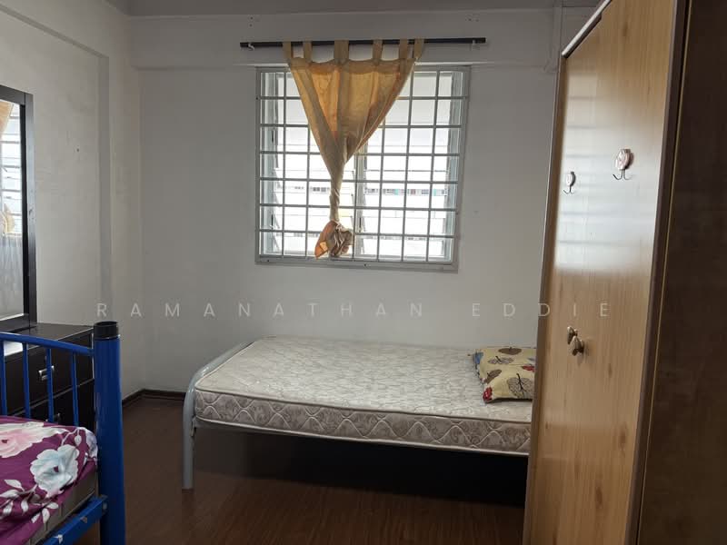 426 Bedok North Road, 426 Bedok North Road, 2 Bedrooms, 721 sqft, HDB Flat For Sale, by Ramanathan Eddie, 60212721 - Bedroom - PropertyGuru.com.sg