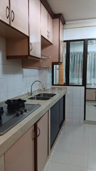 521 Jelapang Road, 521 Jelapang Road, 3 Bedrooms, 1,089 sqft, HDB Flat For Sale, by Maryam Bte Taib, 60212993 - Kitchen - PropertyGuru.com.sg