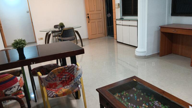 521 Jelapang Road, 521 Jelapang Road, 3 Bedrooms, 1,089 sqft, HDB Flat For Sale, by Maryam Bte Taib, 60212993 - Living Room - PropertyGuru.com.sg