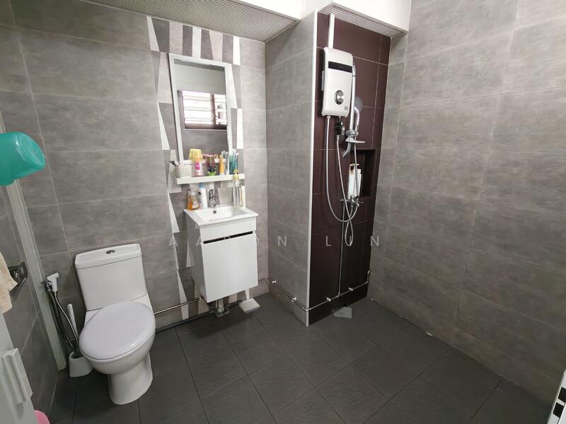 For Sale - 489 Admiralty Link