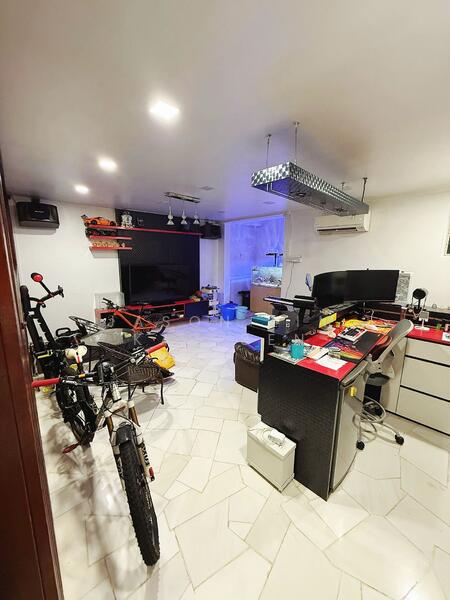 Upper Thomson Road, , 6 Bedrooms, 4,500 sqft, Terraced House For Sale, by Jason Lim Kah Sen, 60213107 - Study - PropertyGuru.com.sg