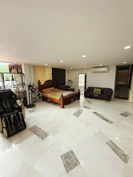 Upper Thomson Road, , 6 Bedrooms, 4,500 sqft, Terraced House For Sale, by Jason Lim Kah Sen, 60213107 - Master Bedroom - PropertyGuru.com.sg