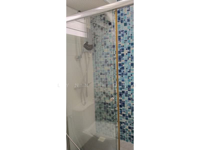 175A Yung Kuang Road HDB Flat For Sale at S$ 738,000 | PropertyGuru Singapore - Master Bathroom