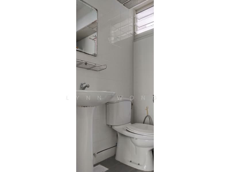 175A Yung Kuang Road HDB Flat For Sale at S$ 738,000 | PropertyGuru Singapore - Bathroom