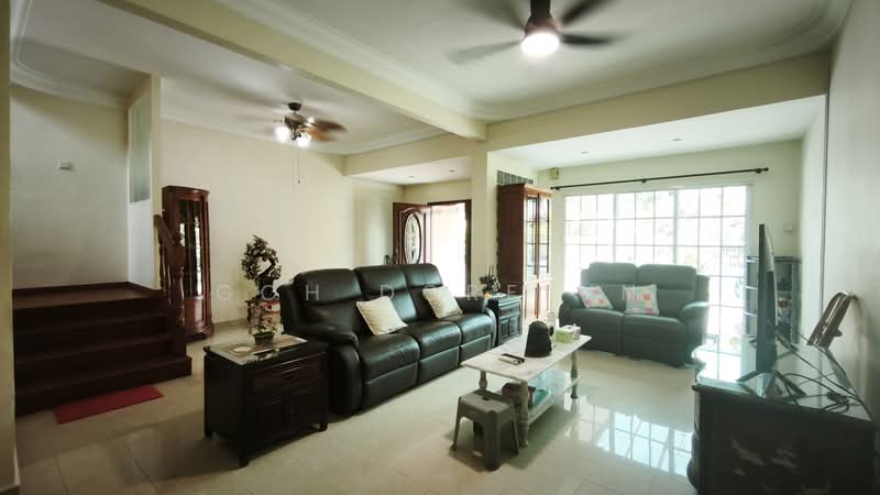 Tai Keng Gardens, Tai Keng Gardens, 5 Bedrooms, 2,000 sqft, Terraced House For Rent, by Goh Dorelyn, 60213482 - Living Room - PropertyGuru.com.sg