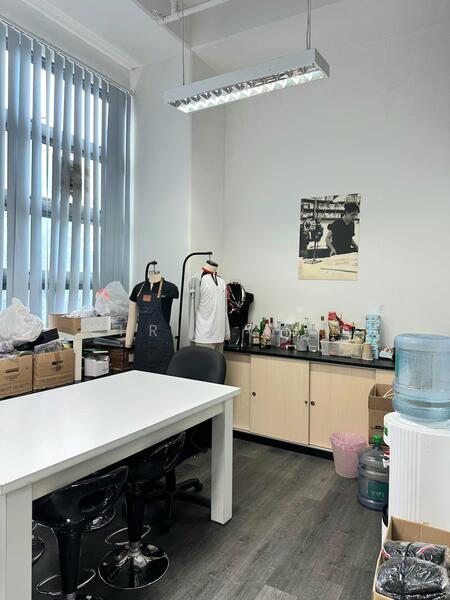 E-Centre @ Redhill, 3791 Jalan Bukit Merah, 1,173 sqft, Light Industrial (B1) For Rent, by Chris Choo, 60213664 - Study - CommercialGuru.com.sg