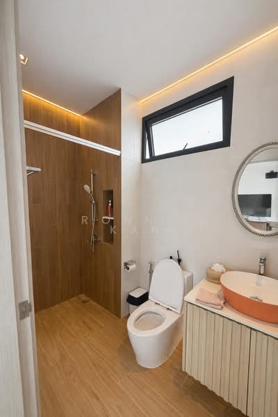 Rosyth Terrace Corner Terrace For Sale at S$ 6,990,000 | PropertyGuru Singapore - Bathroom