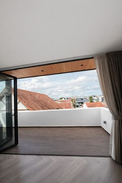 Rosyth Terrace Corner Terrace For Sale at S$ 6,990,000 | PropertyGuru Singapore - Balcony