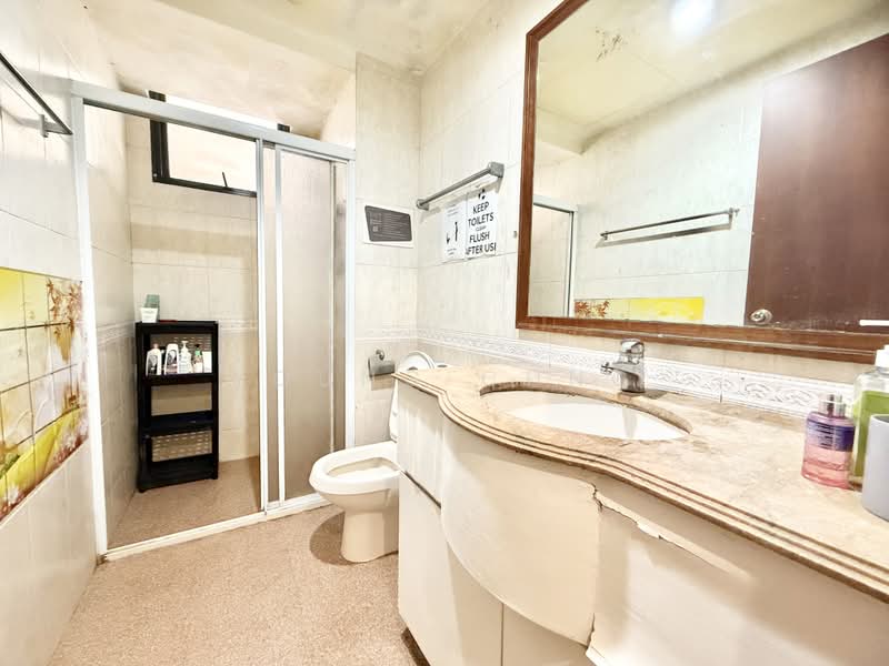 East Meadows, 30 Tanah Merah Kechil Road, Room Rental, 108 sqft, Condominium For Rent, by Young Chng, 60213785 - Bathroom - PropertyGuru.com.sg