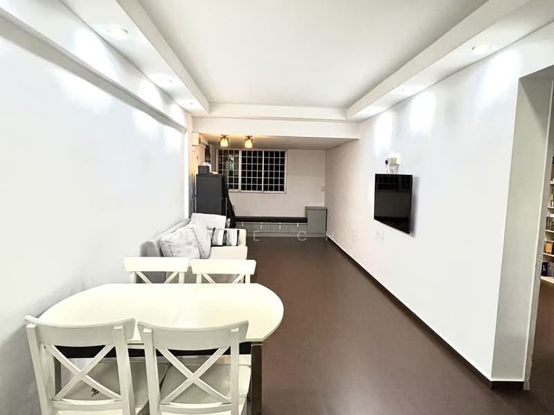 502 Ang Mo Kio Avenue 5, 502 Ang Mo Kio Avenue 5, 2 Bedrooms, 883 sqft, HDB Flat For Sale, by Annie Chen, 60213808 - Living Room - PropertyGuru.com.sg