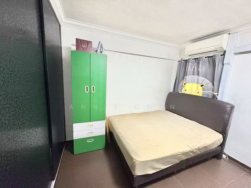 502 Ang Mo Kio Avenue 5, 502 Ang Mo Kio Avenue 5, 2 Bedrooms, 883 sqft, HDB Flat For Sale, by Annie Chen, 60213808 - Bedroom - PropertyGuru.com.sg