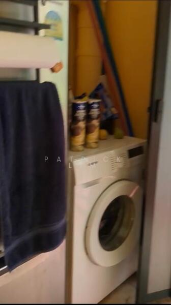 Washing machine corner 