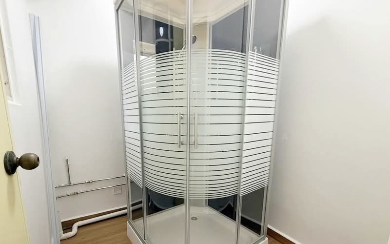 Chwee Chian View, Chwee Chian View, Room Rental, 200 sqft, Terraced House For Rent, by Melody Azyliae Chiam, 60213913 - Bathroom - PropertyGuru.com.sg