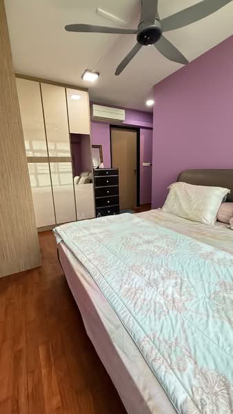 217C Compassvale Drive HDB Flat For Sale at S$ 800,000 | PropertyGuru Singapore - Master Bedroom