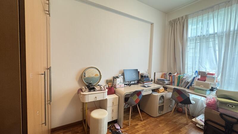 Common Room fits Double Bed