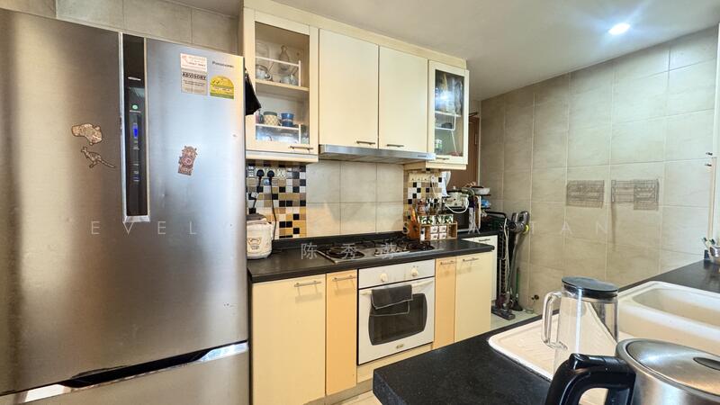 Spacious Enclosed Kitchen