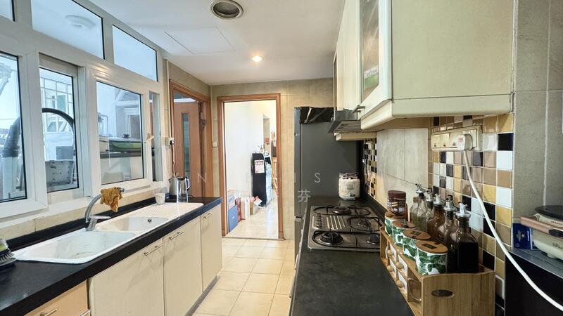 Spacious Enclosed Kitchen