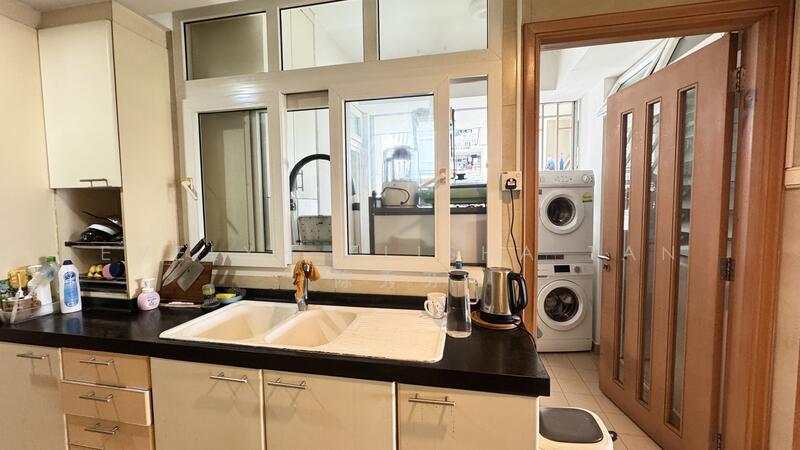 Spacious Enclosed Kitchen