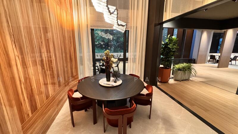 Spacious Dinning with 6.35m Loft 