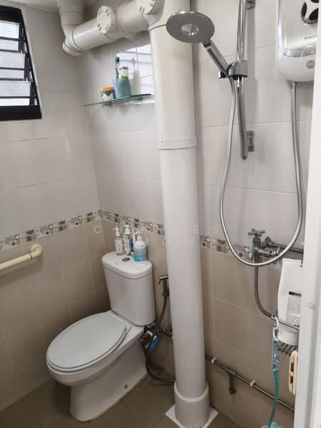 324 Clementi Avenue 5, 324 Clementi Avenue 5, Room Rental, 120 sqft, HDB Flat For Rent, by Charles Chow, 60214407 - Bathroom - PropertyGuru.com.sg