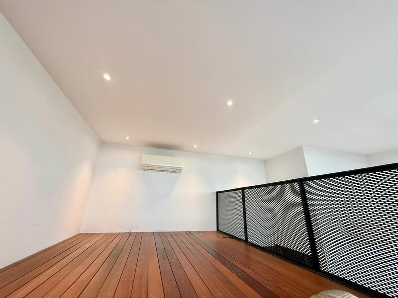 Loft deck extra space