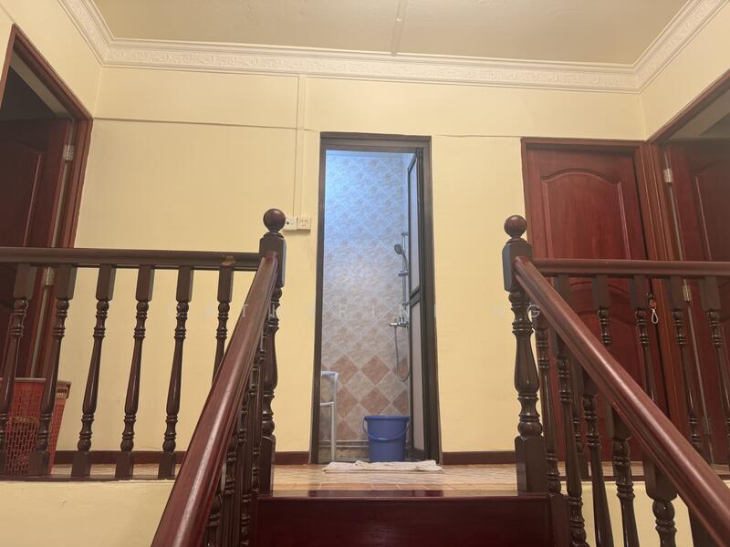 Staircase to common bath