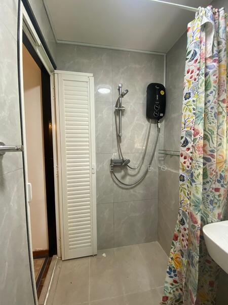 Barossa Gardens, Pasir Panjang Road, Room Rental, 180 sqft, Terraced House For Rent, by Steve Teo, 60214562 - Bathroom - PropertyGuru.com.sg