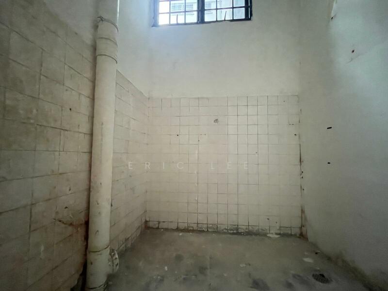 705 Ang mo kio avenue 8, , 750 sqft, Shop / Shophouse For Rent, by Eric Lee, 60214672 - Bathroom - CommercialGuru.com.sg