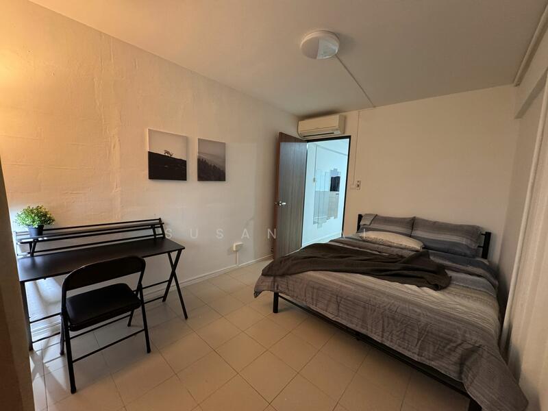 Room 3 - 1 Queen bed