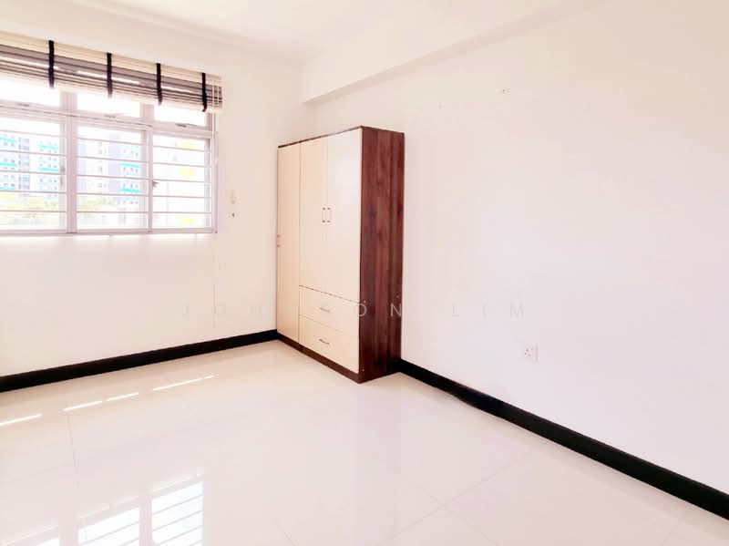 803C Keat Hong Close HDB Flat For Sale at S$ 613,888 | PropertyGuru Singapore - Common Bedroom