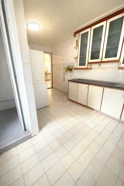443 Jurong West Avenue 1 HDB Flat For Sale at S$ 620,000 | PropertyGuru Singapore - Kitchen