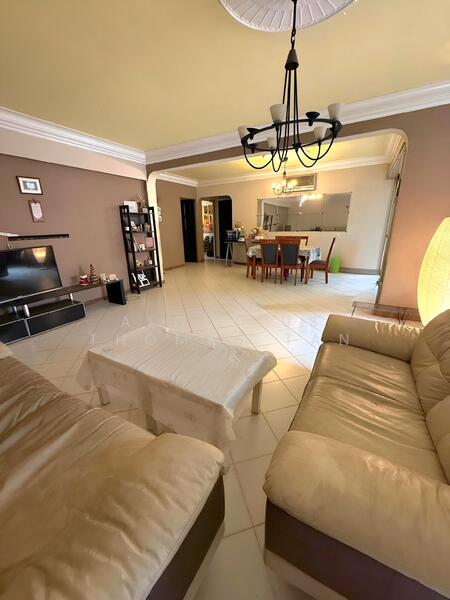 443 Jurong West Avenue 1 HDB Flat For Sale at S$ 620,000 | PropertyGuru Singapore - Living Room