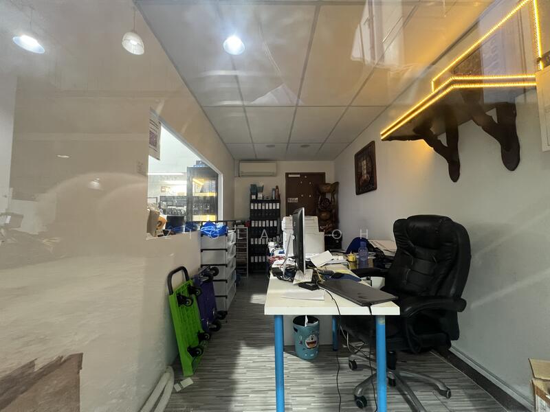 Wcega Plaza, 1 Bukit Batok Crescent, 2,562 sqft, Light Industrial (B1) For Sale, by Ziglar Oh, 60215310 - Study - CommercialGuru.com.sg