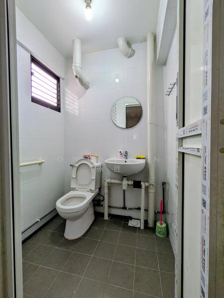 Master toilet