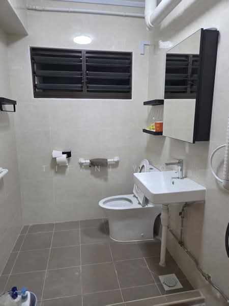 701 Woodlands Drive 40, 701 Woodlands Drive 40, Room Rental, 100 sqft, HDB Flat For Rent, by Tifani Yeoh, 60215578 - Bathroom - PropertyGuru.com.sg