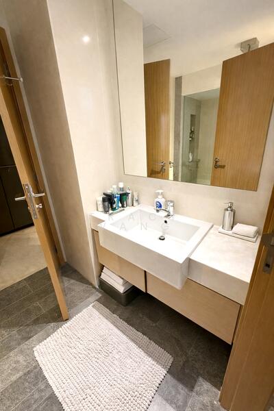 8 @ Mount Sophia Condominium For Sale at S$ 1,700,000 | PropertyGuru Singapore - Bathroom