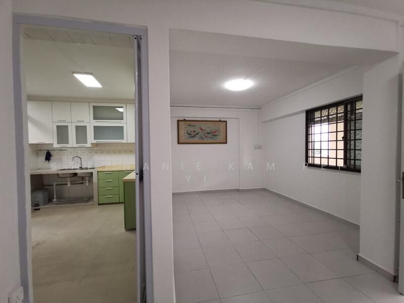 371 Woodlands Avenue 1, 371 Woodlands Avenue 1, 3 Bedrooms, 1,097 sqft, HDB Flat For Rent, by Stephanie Kam Pei Yi, 60215878 - Kitchen - PropertyGuru.com.sg