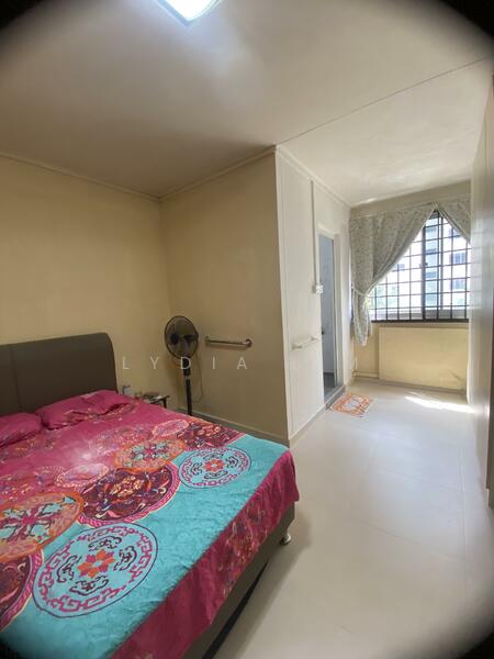 746 Jurong West Street 73 HDB Flat For Sale at S$ 560,000 | PropertyGuru Singapore - Bedroom